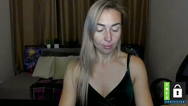 Snapshot of Kiss_julli88I chatting on 09.24.25 Kiss julli88I online show from 09.24.25