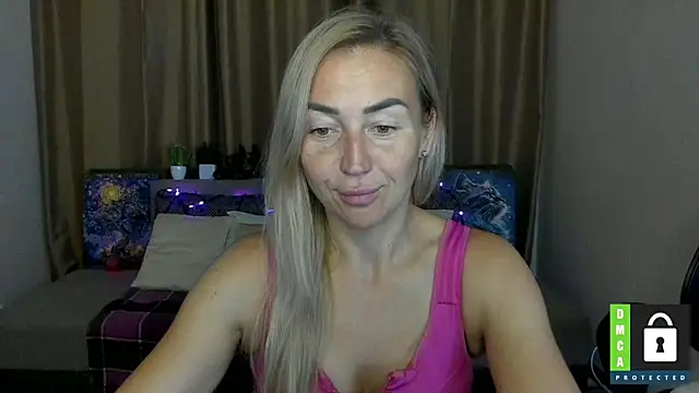 Snapshot of Kiss_julli88I chatting on 09.30.25 Kiss julli88I online show from 09.30.25