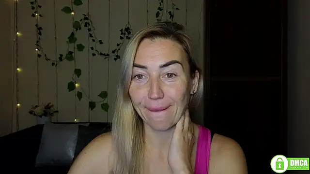 Snapshot of Kiss_julli88I chatting on 10.26.25 Kiss julli88I online show from 10.26.25