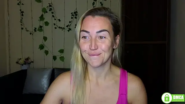 Snapshot of Kiss_julli88I chatting on 11.02.25 Kiss julli88I online show from 11.02.25