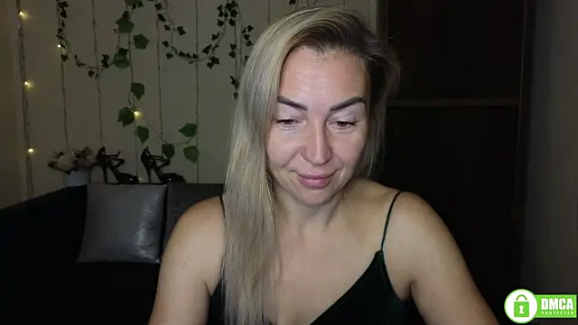 Snapshot of Kiss_julli88I chatting on 11.04.25 Kiss julli88I online show from 11.04.25