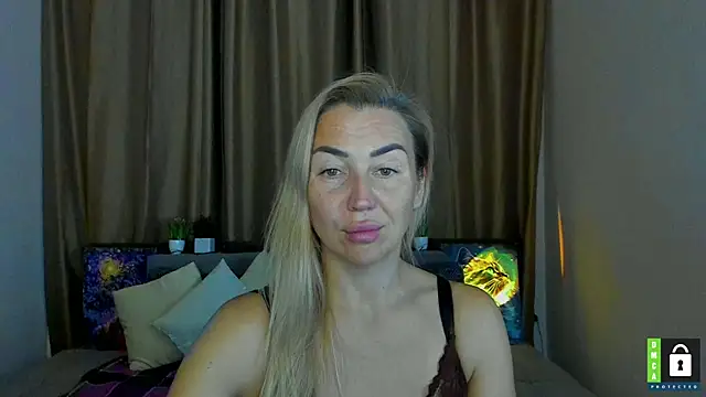 Snapshot of Kiss_julli88I chatting on 11.06.25 Kiss julli88I online show from 11.06.25