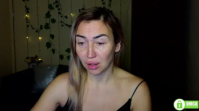 Snapshot of Kiss_julli88I chatting on 01.06.26 Kiss julli88I online show from 01.06.26