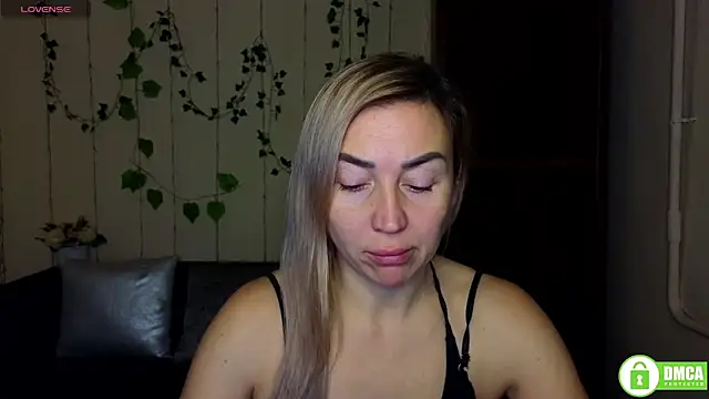 Snapshot of Kiss_julli88I chatting on 01.13.26 Kiss julli88I online show from 01.13.26