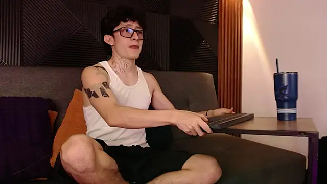 troy rouge online show from 03.10.25