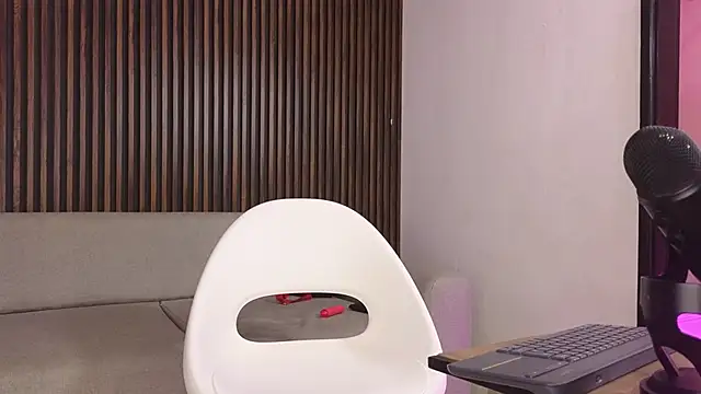 troy rouge online show from 09.08.25