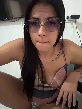 Snapshot of jheicylli chatting on 07.27.26 jheicylli online show from 07.27.26