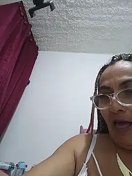 AlessandraLeroy online show from 12.19.25