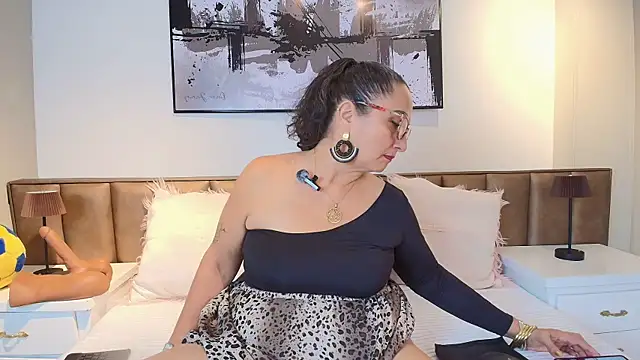 AlessandraLeroy online show from 06.13.26