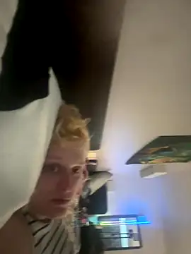 KITTYBOOBOOFUXX online show from 12.21.25