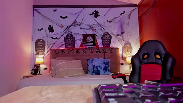 Snapshot of _Lilly_miller chatting on 10.28.25 Lilly miller online show from 10.28.25