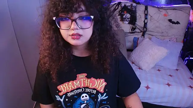 Snapshot of _Lilly_miller chatting on 10.31.25 Lilly miller online show from 10.31.25