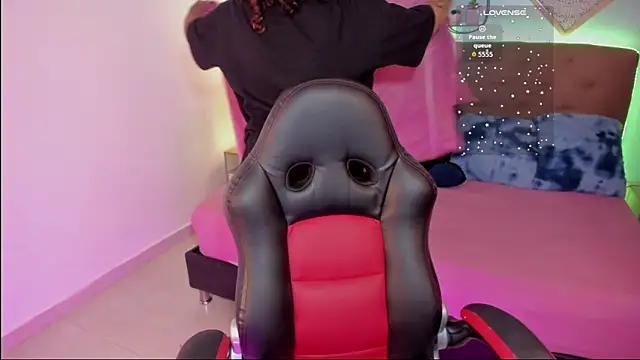 Snapshot of _Lilly_miller chatting on 11.18.25 Lilly miller online show from 11.18.25