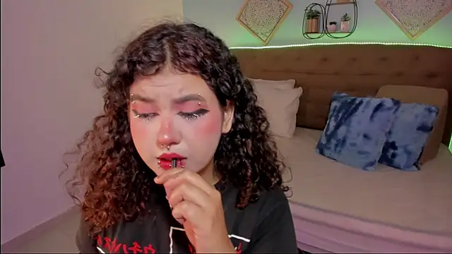 Snapshot of _Lilly_miller chatting on 11.19.25 Lilly miller online show from 11.19.25