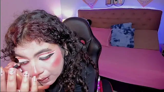 Snapshot of _Lilly_miller chatting on 11.21.25 Lilly miller online show from 11.21.25