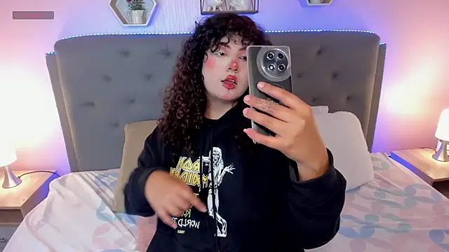 Snapshot of _Lilly_miller chatting on 11.30.25 Lilly miller online show from 11.30.25