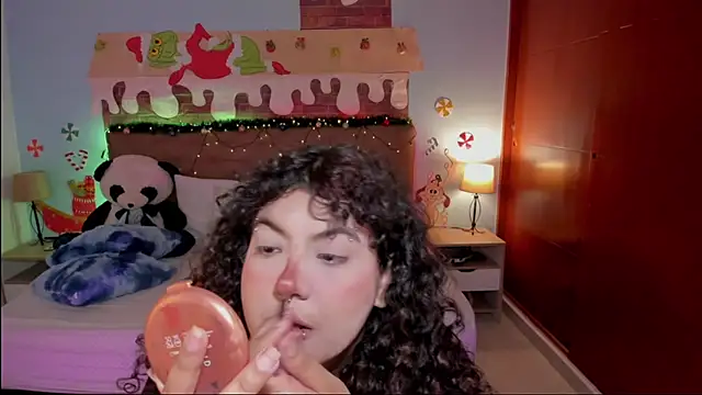 Snapshot of _Lilly_miller chatting on 12.04.25 Lilly miller online show from 12.04.25