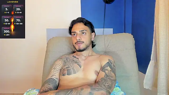 Snapshot of _ragnark_1999 chatting on 11.08.25 ragnark 1999 online show from 11.08.25