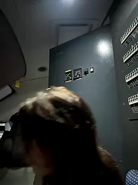 Snapshot of Alicedream5 chatting on 10.01.25 Alicedream5 online show from 10.01.25