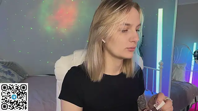  Vikky Moon  online show from 06.21.26