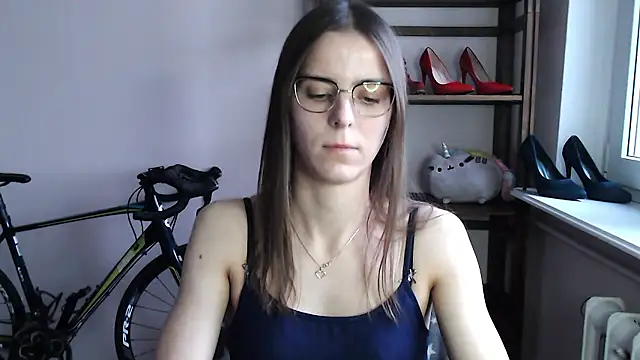 Snapshot of love_megi chatting on 01.12.26 love megi online show from 01.12.26