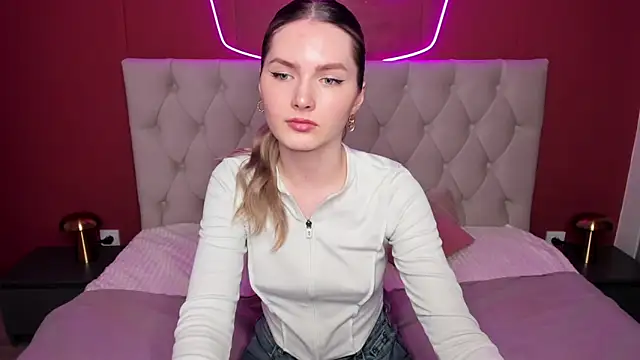 EvelineAmore online show from 03.19.25