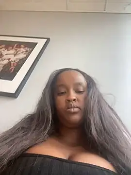 Snapshot of BadbitchK chatting on 03.06.25 BadbitchK online show from 03.06.25