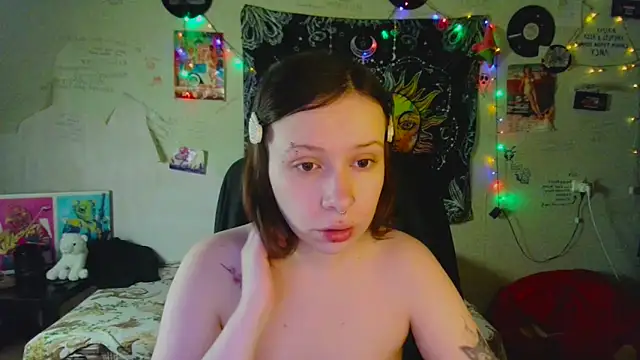 Snapshot of Lil_foxxx chatting on 03.27.26 Lil foxxx online show from 03.27.26