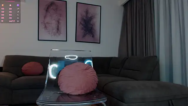 Snapshot of reinakylie chatting on 02.12.26 reinakylie online show from 02.12.26