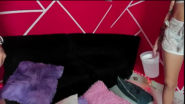 Snapshot of hot_dirty_paradise_66 chatting on 12.15.25 hot dirty paradise 66 online show from 12.15.25