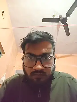 Snapshot of mpaale11 chatting on 11.29.25 mpaale11 online show from 11.29.25