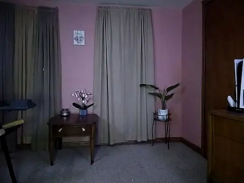 Snapshot of AlicePayne chatting on 03.17.25 AlicePayne online show from 03.17.25