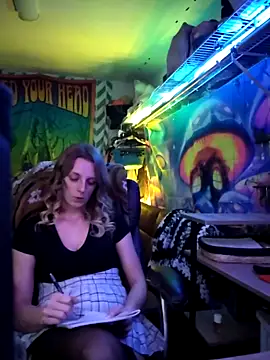 Snapshot of AlicePayne chatting on 01.16.26 AlicePayne online show from 01.16.26