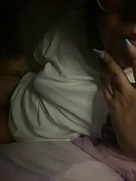 Snapshot of babyluzzy chatting on 03.18.25 babyluzzy online show from 03.18.25