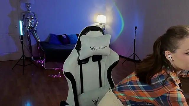 Snapshot of monicaerotic chatting on 03.13.25 monicaerotic online show from 03.13.25