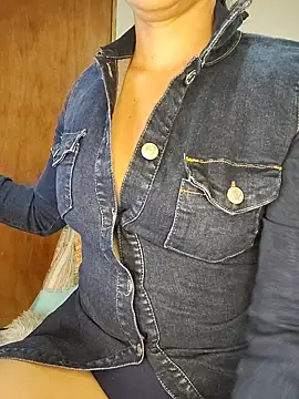 Snapshot of hotsexass chatting on 09.17.25 hotsexass online show from 09.17.25