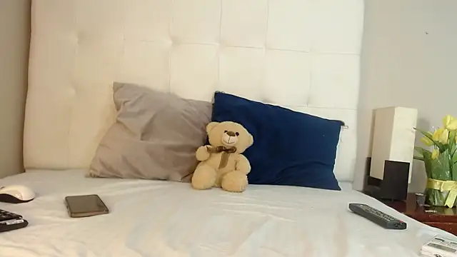 willow smitt online show from 10.24.25