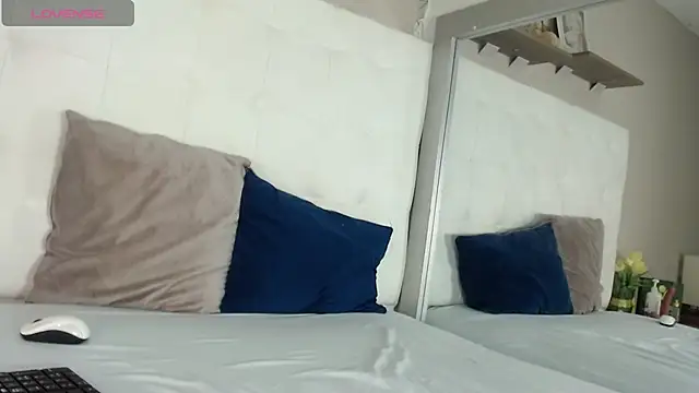 willow smitt online show from 11.24.25