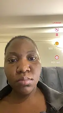 Snapshot of kythando chatting on 05.13.26 kythando online show from 05.13.26