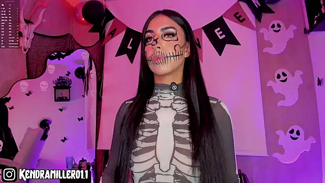 Kendramillerr 1 online show from 10.20.25