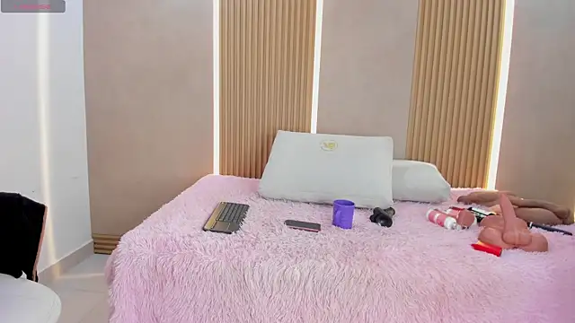stephany summer online show from 05.01.26