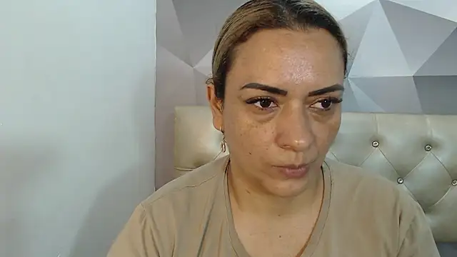 Snapshot of Milf-Prettyboobs chatting on 01.16.26 Milf-Prettyboobs online show from 01.16.26