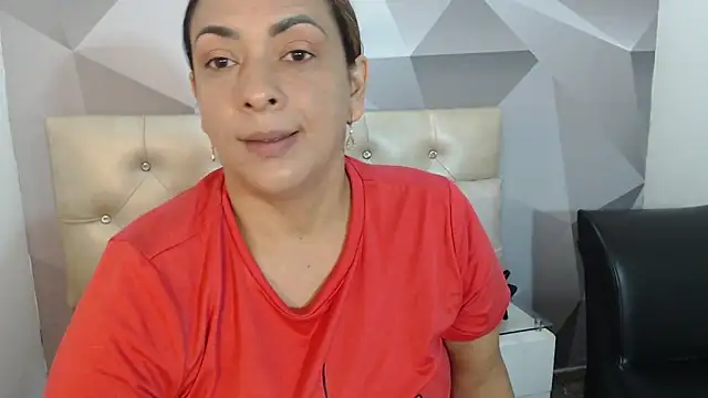 Snapshot of Milf-Prettyboobs chatting on 02.04.26 Milf-Prettyboobs online show from 02.04.26