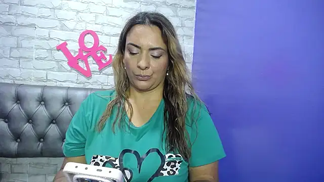 Milf-Prettyboobs online show from 05.08.26