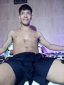 Snapshot of dareck_18 chatting on 02.14.26 dareck 18 online show from 02.14.26