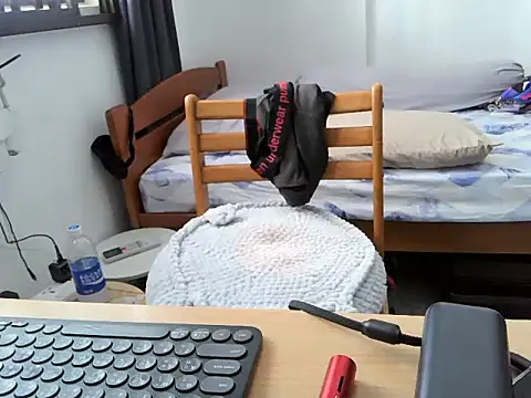 Snapshot of mak_mark92 chatting on 10.19.25 mak mark92 online show from 10.19.25