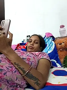 Snapshot of Hotty-Nidhi chatting on 10.22.25 Hotty-Nidhi online show from 10.22.25