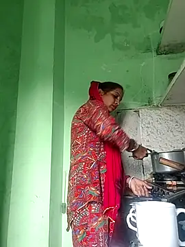 Hotty-Nidhi online show from 11.04.25