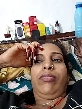 Hotty-Nidhi online show from 02.18.26