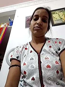 Hotty-Nidhi online show from 02.27.26